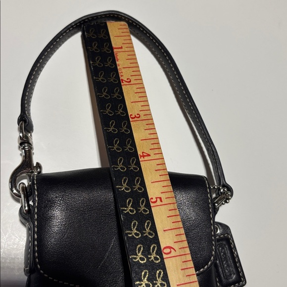 Coach Black Vintage Y2K Soho Wristlet Coach Black Leather Cell Phone Holder Y2K - Picture 9 of 16